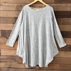 Adeptt Women's Plus Size Long Sleeve Flowy Top in Gray Heather